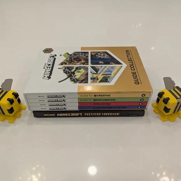 Minecraft Guide Collection with Bee Figures - Multicolor - Picture 6 of 12